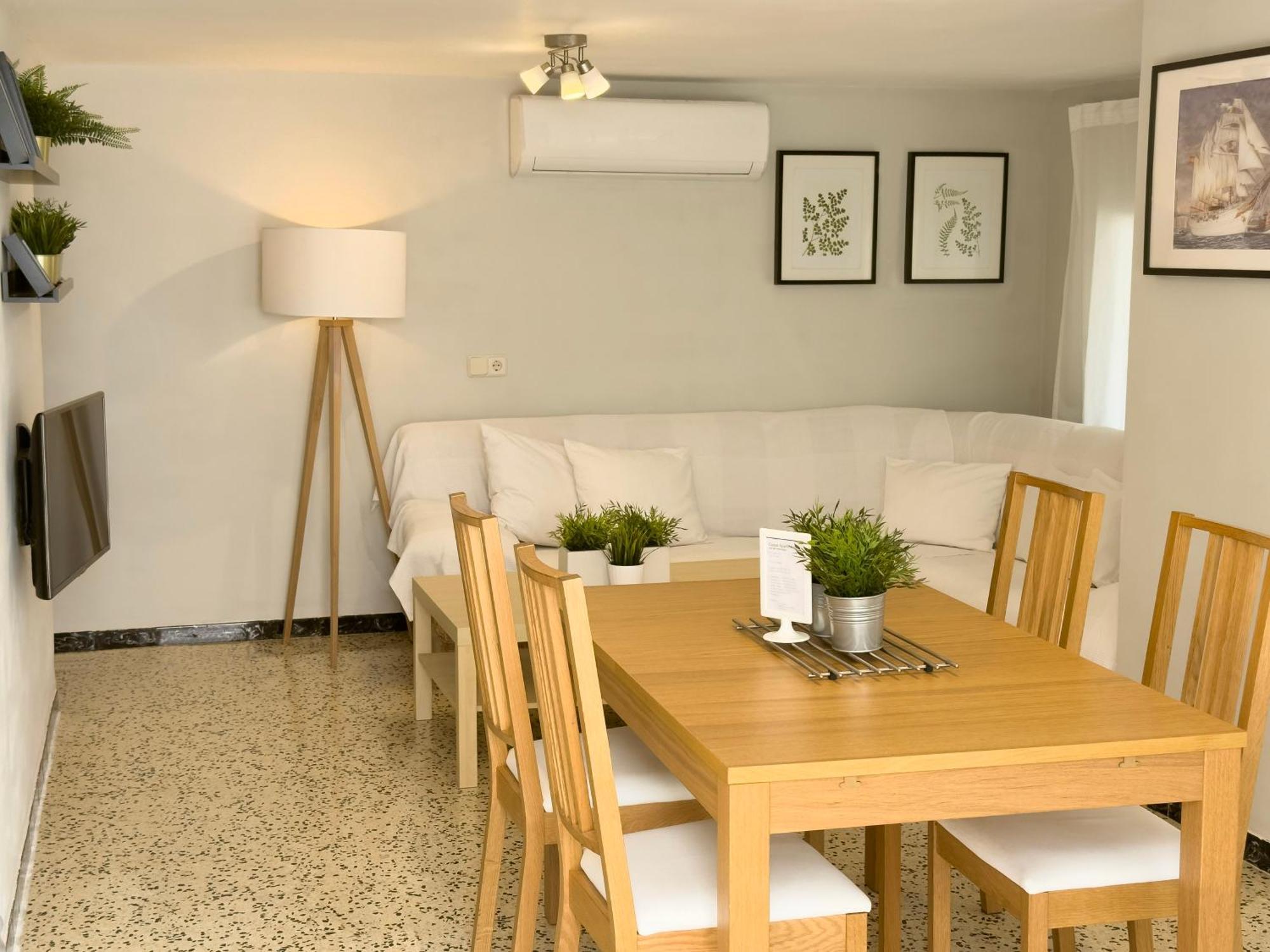 Apartamentos Caspe Apartment *